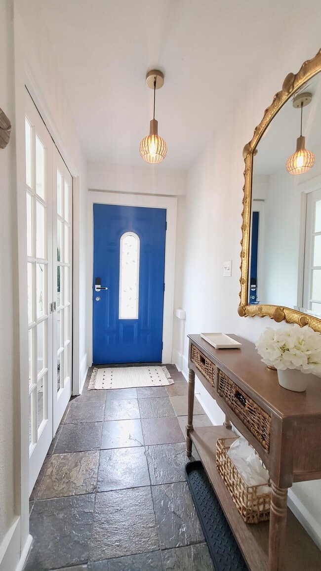 Photo - 2821 6th Ave N