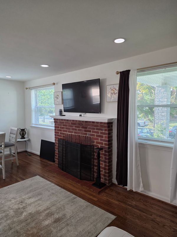 Photo - 6607 Hansford St