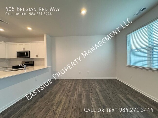 Photo - 405 Belgian Red Wy