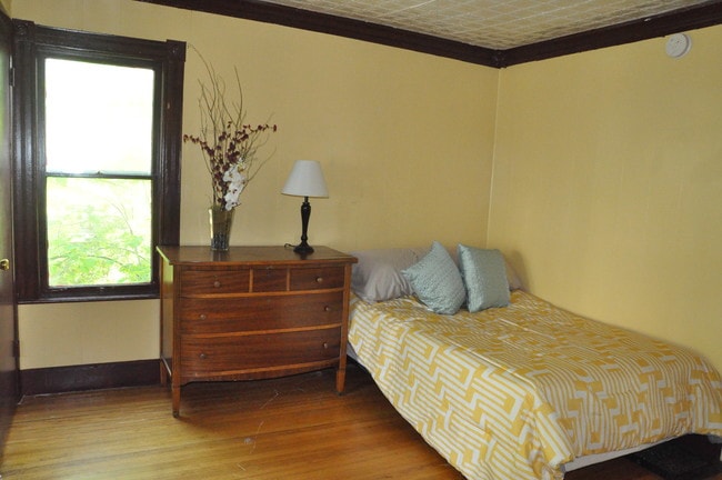 Bedroom 1 view 2 - 707 N Aurora St Unit 1