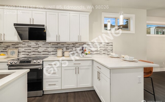 Photo - 5020 148th St SW