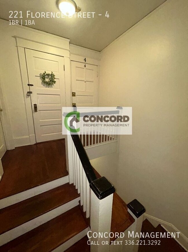 Photo - 221 Florence St Unidad 4