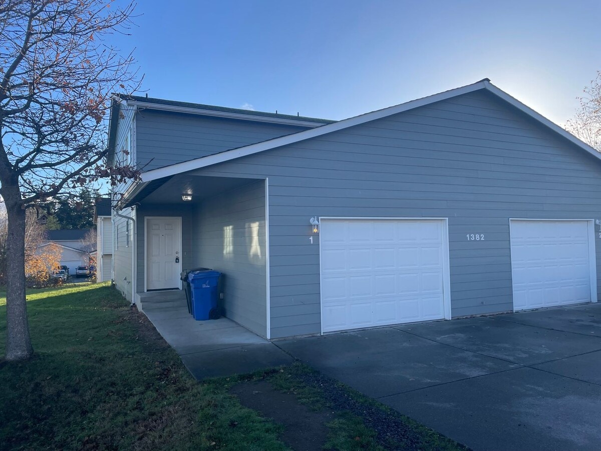 Photo - 1382 NW Elwha St Unidad #1