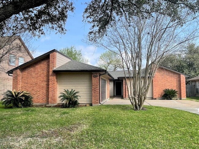 Photo - 2126 Collingsfield Dr