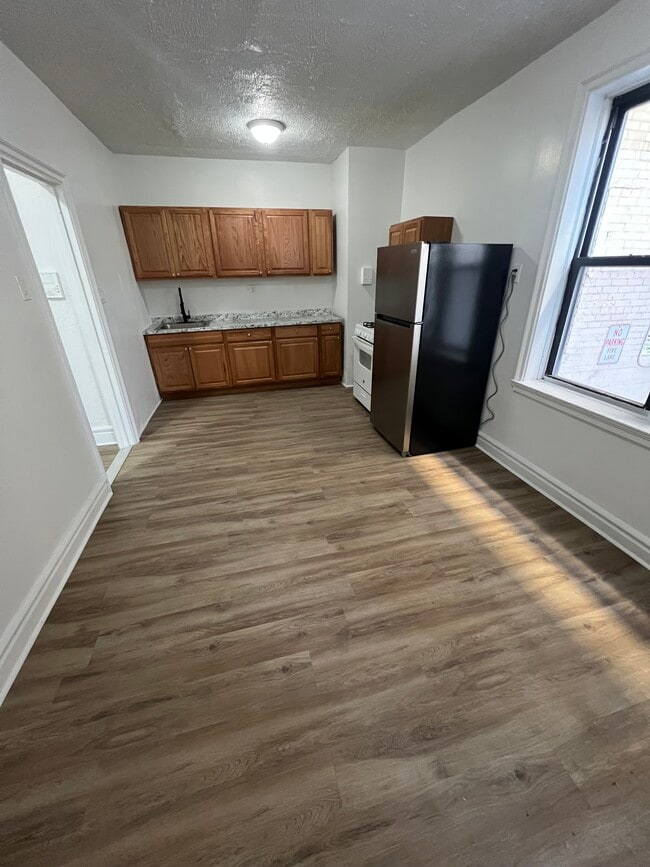 Photo - 200 Glenwood Ave Unit 1