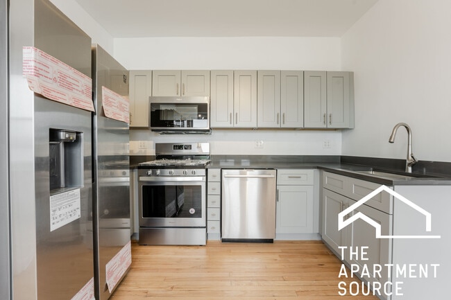 Photo - 2540 N Lawndale Ave Unit 2