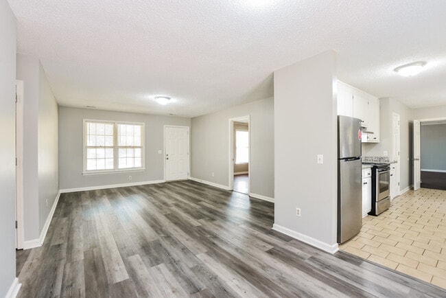 Photo - 112 Oakcrest Rd
