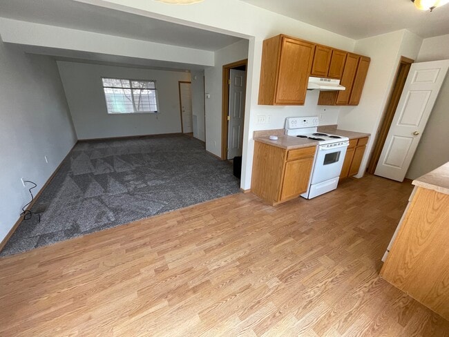 Photo - 425 W Shore Dr