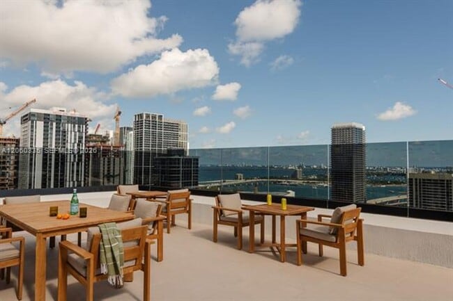 Photo - 225 N Miami Ave