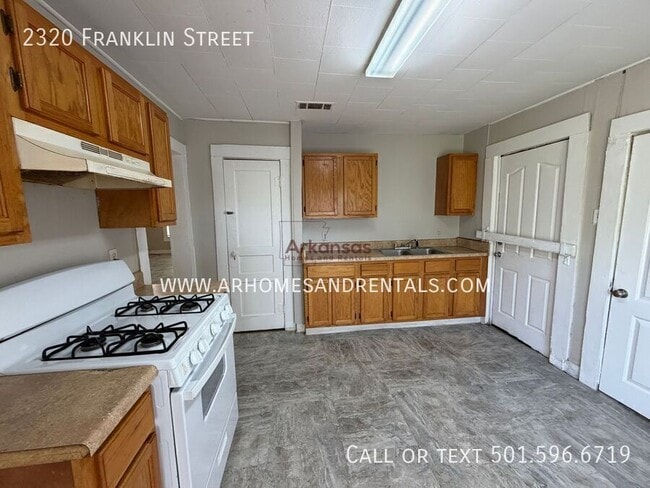 Photo - 2320 Franklin St