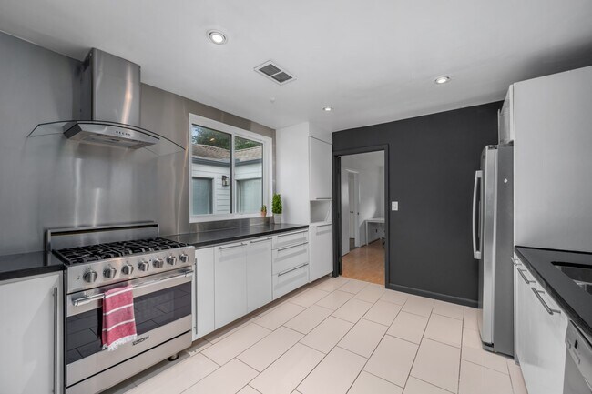 Photo - 3106 Salem Ct