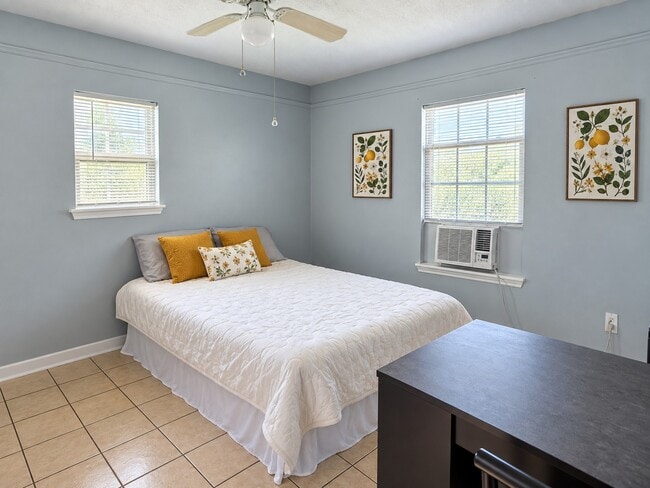 3126 Webster St Unit 10