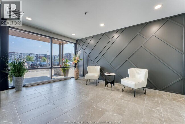 Photo - 4578 Huron Church Line Rd Unité 506