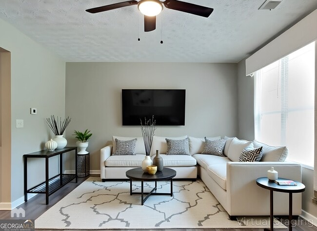 Photo - 1998 Grove Way