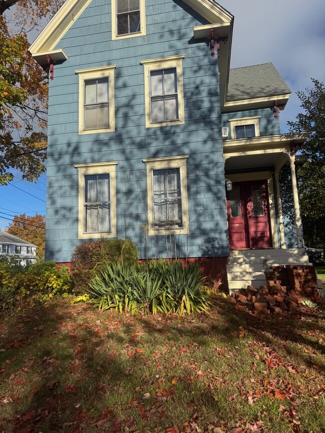 Building Photo - 53 Gale Ave Unit 2