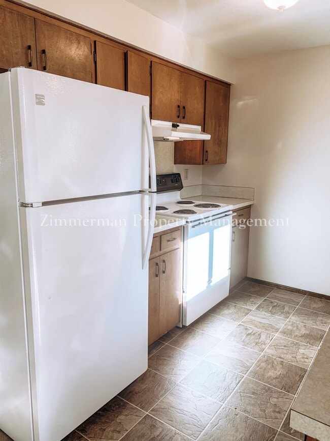 Photo - 1375 E Pennoyer Ave