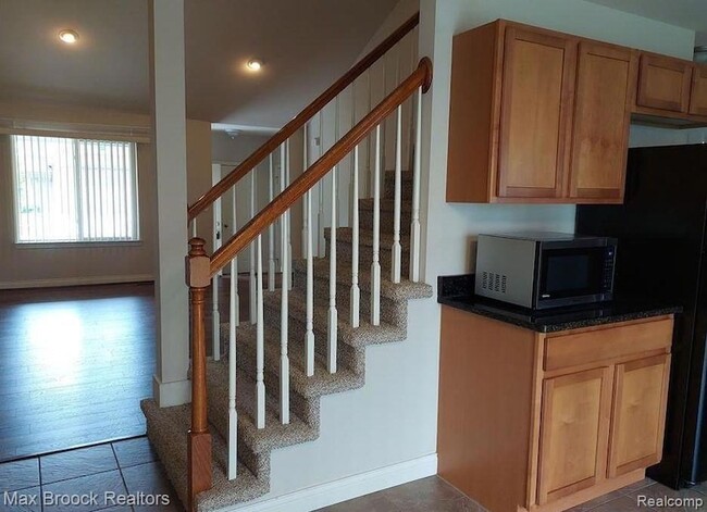 Photo - 1115 Birchwood Ave