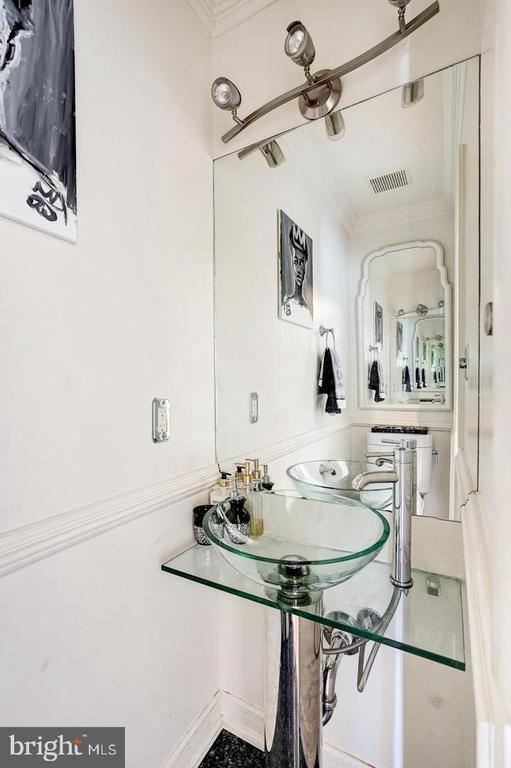 Photo - 1023 Quincy St NE