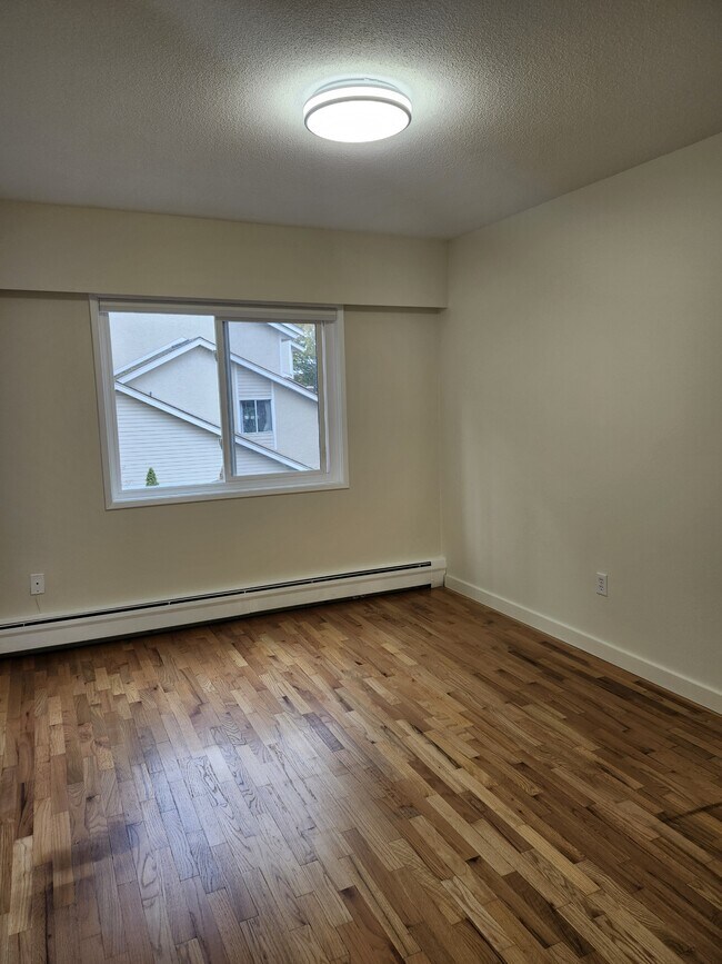 Photo - 1653 Oak Bay Ave Unit 302