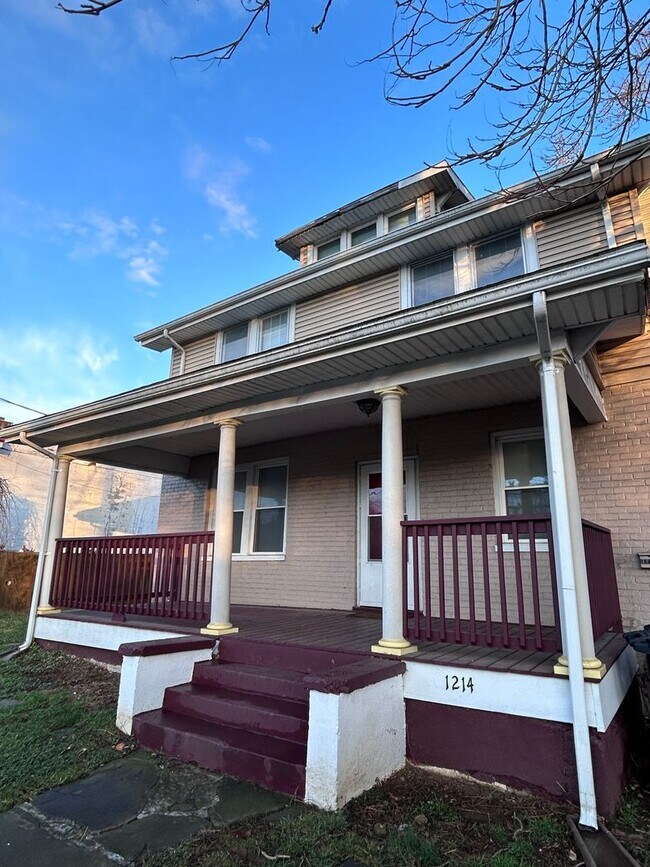 1214 Hamilton Terrace SE Unit A/Lower