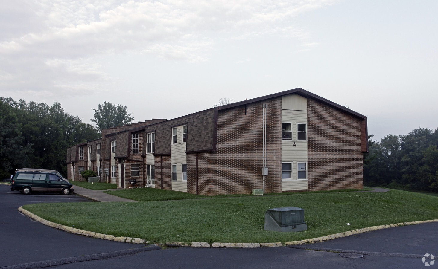 Eastridge Apartments - Eastridge Apartments