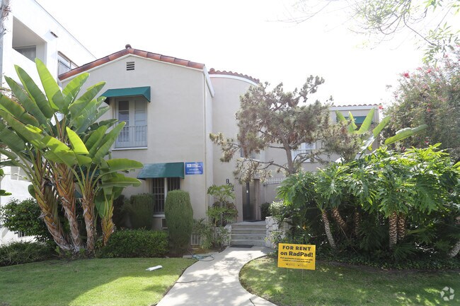 Building Photo - 140 S Elm Dr