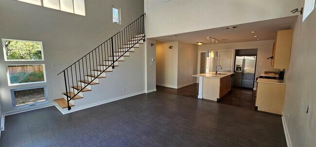 Photo - 1408 W 51st St