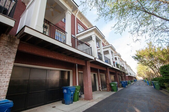 Photo - 839 Inman Vlg Pkwy NE