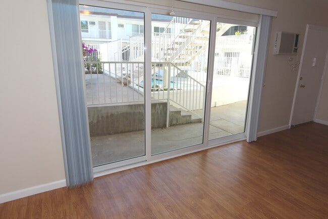 Photo - Encino Woodley Apartments