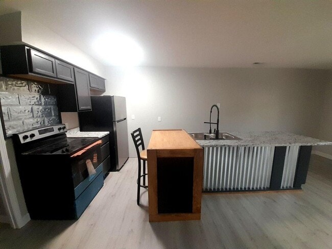 Photo - 2 Bedroom , 1 Bathroom Apartment! Unit 33 Osage Ridge Rd #5