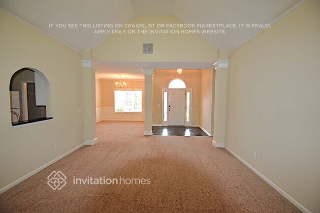 Photo - 960 Soaring Dr NE