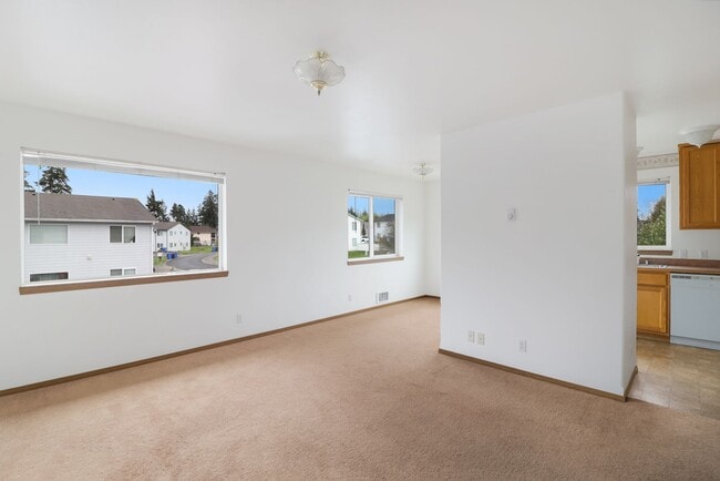Photo - 1384 NW Falls Creek Loop Unit #202 ^