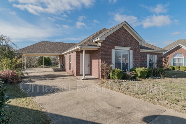 Photo - 521 McGregor Ct
