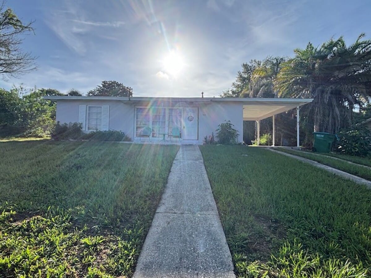 Photo - 1023 Gerona Ave