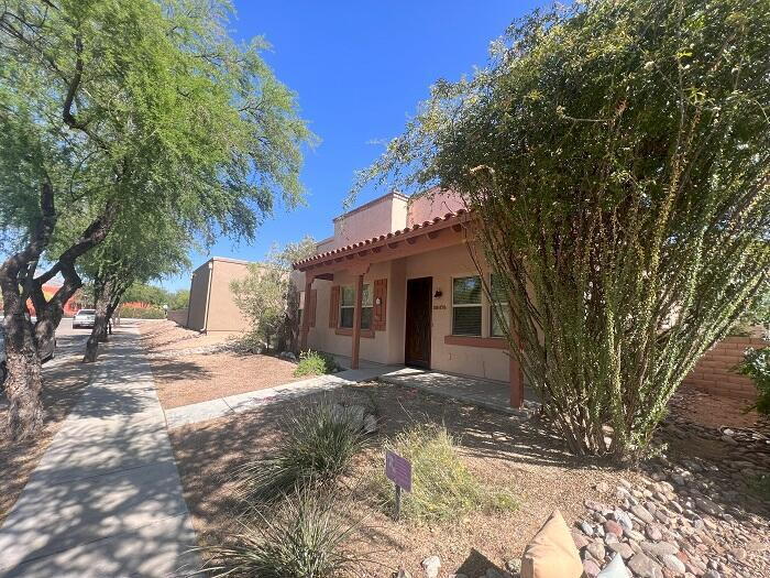 Photo - "Charming 3-Bed, 2-Bath Oasis in Tucson – Spacious 1717 Sq Ft Gem!"