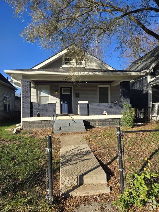 Building Photo - 1230 N Pershing Ave Rental