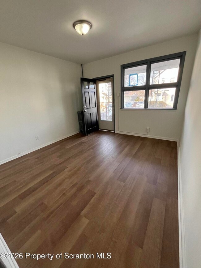 Photo - 161-163-163 W Parker St