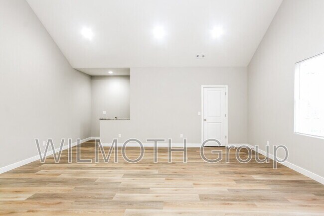 Photo - 929 N Beville Ave