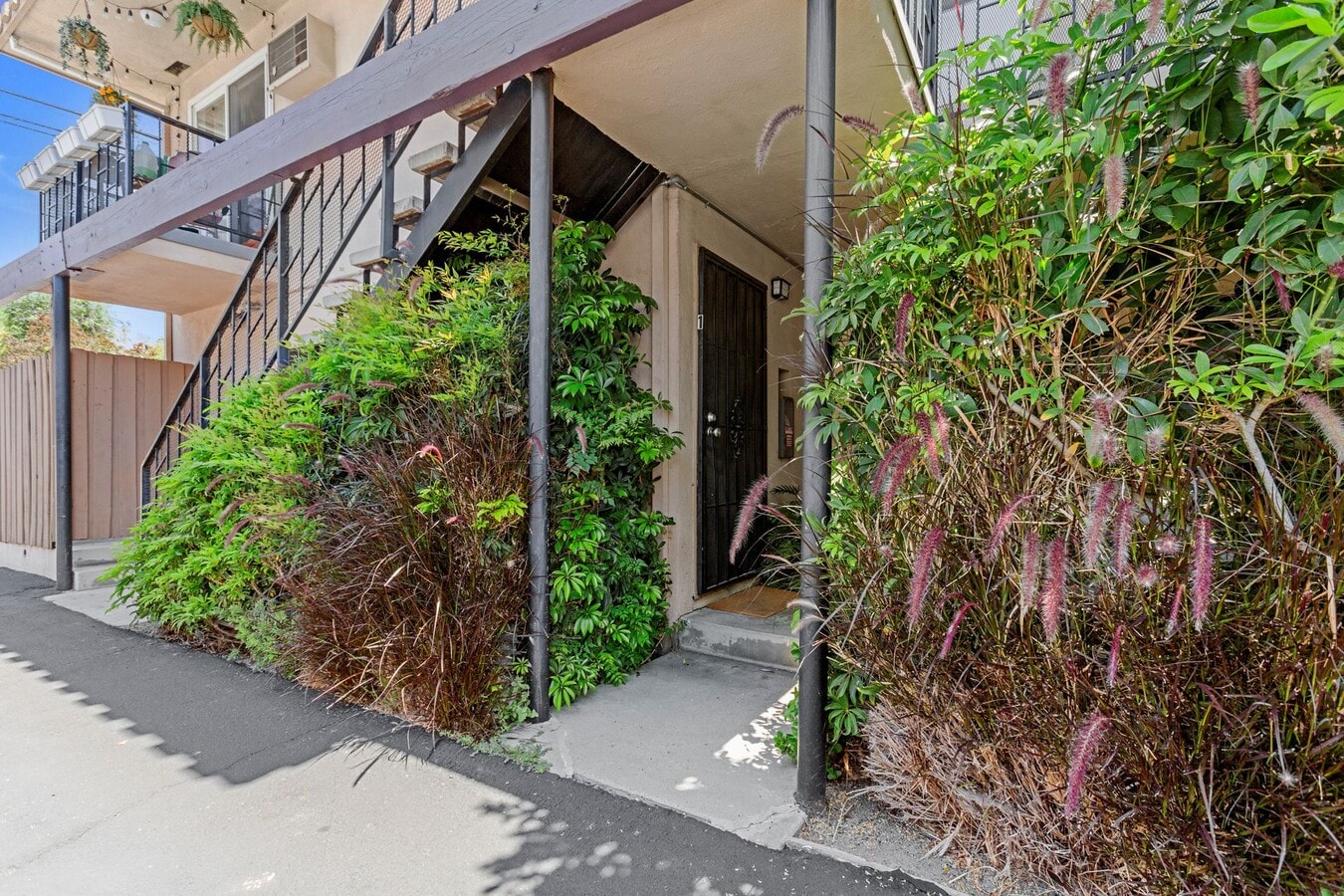 Photo - 2854 Rowena Ave