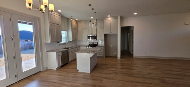 Photo - 941 Petit Jean St