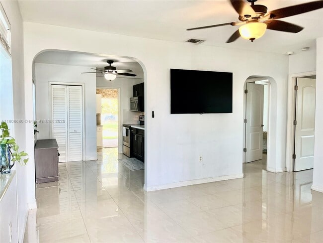Photo - 3135 SW 64th Ave House
