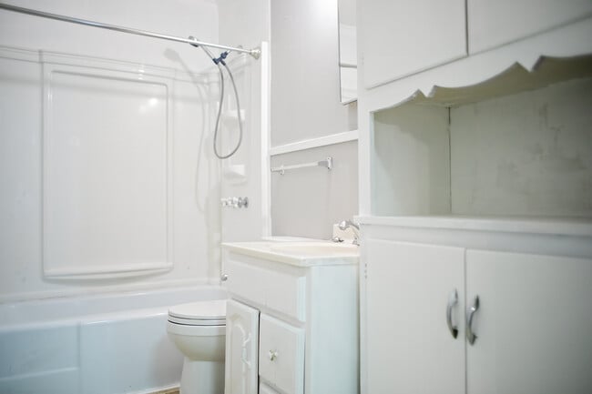 Photo - 2109 E Goliad Ave