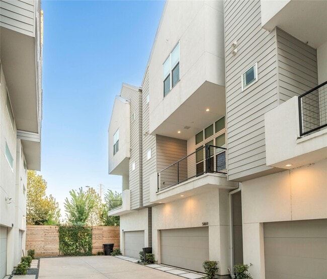 Photo - 5869 E Post Oak Ln