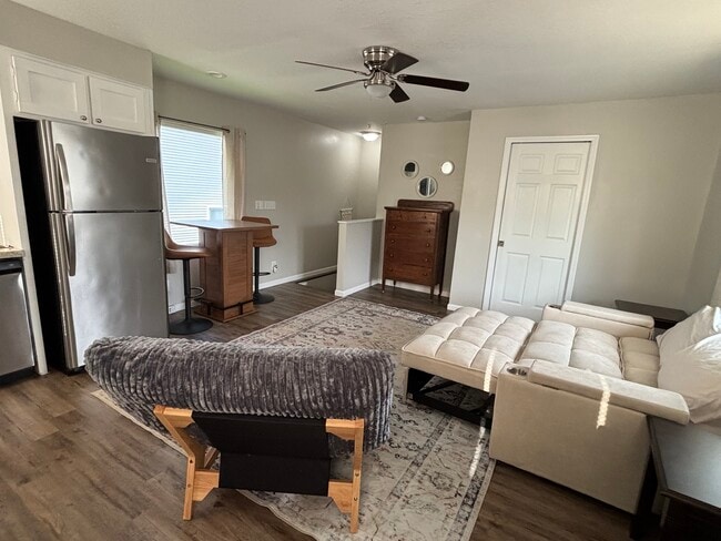 Photo - 616 S Paris St