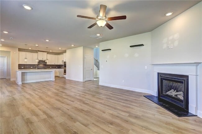 188 Blue Iris Ct