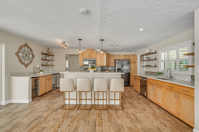 Photo - 458 Sandpiper Dr