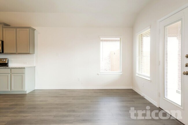Photo - 431 Rivendale Way