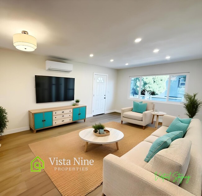 Building Photo - 665-669 Townsite Drive - 667 Townsite Dr