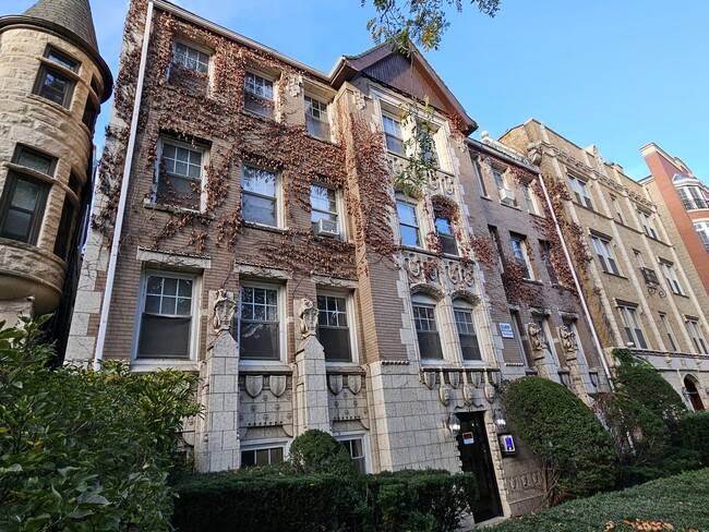 Building Photo - 644 W Wrightwood Ave Unit 309