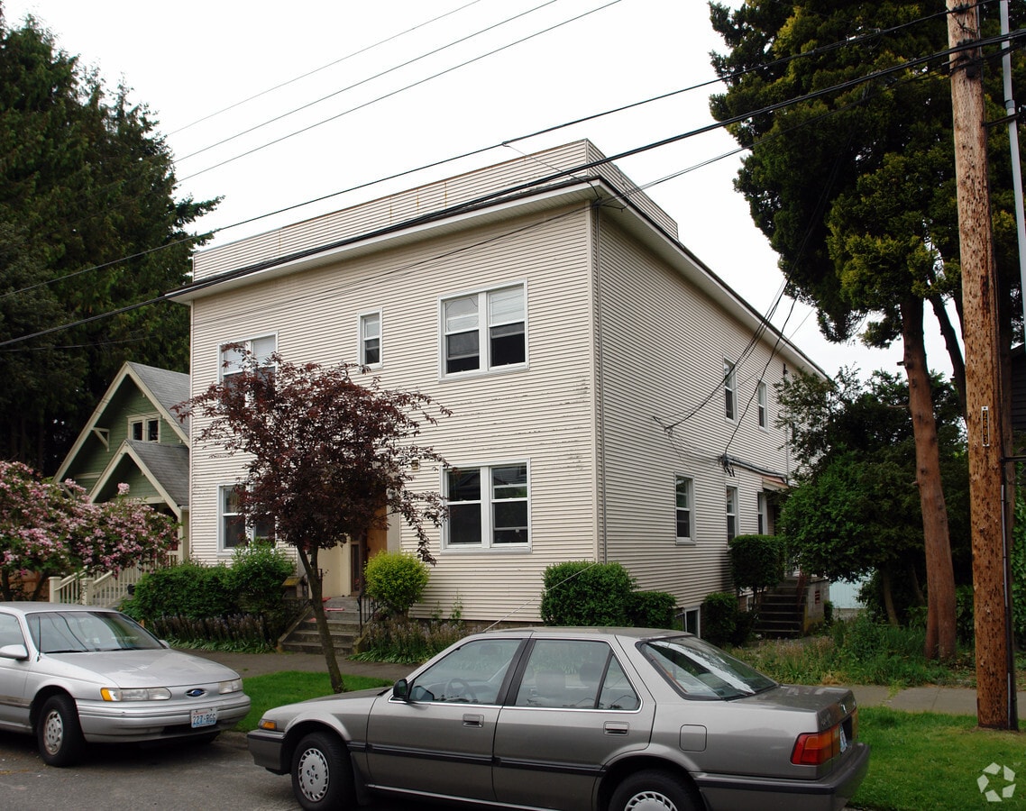 Bayview Apartments - Bayview Apartments